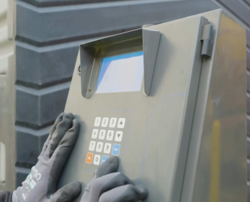 Man Using Link2pump Dashboard